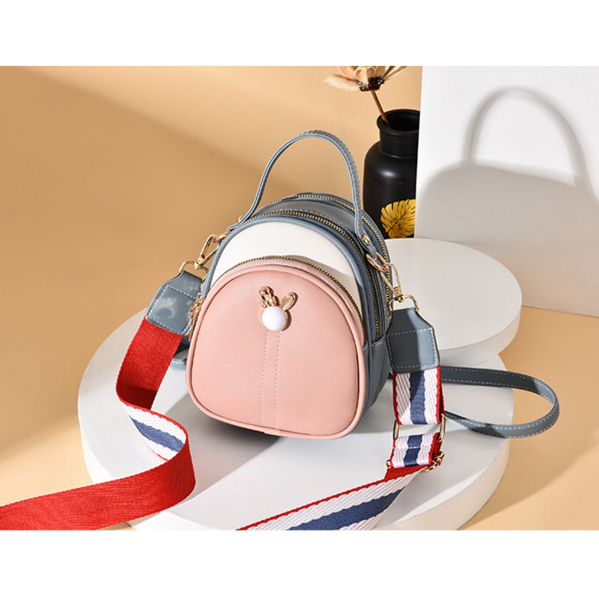 啄木鸟新款潮质感时尚双肩包